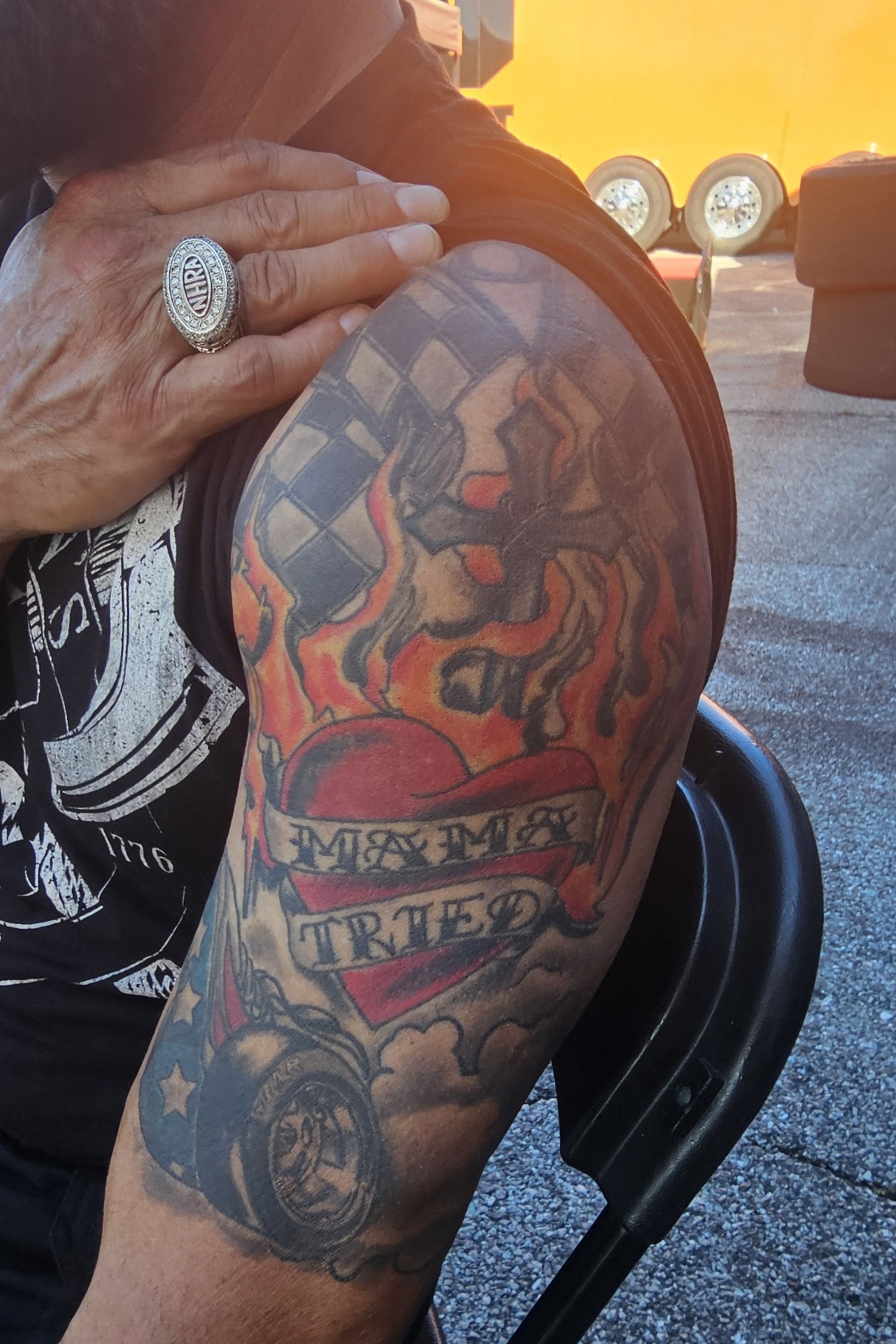 THE CHAMP - Mama Tried